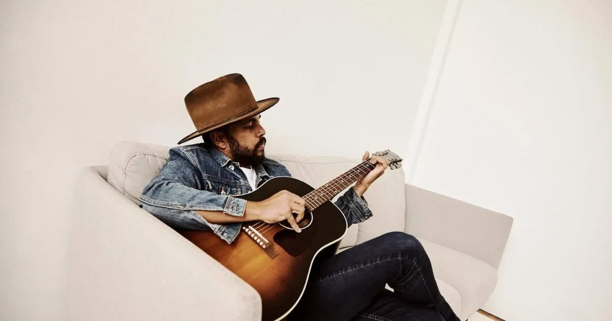 Mikhail Laxton: "Outlaw Soul"!